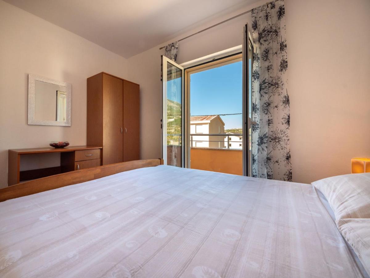 Apartment Golub-3 By Interhome Цесариця Екстер'єр фото